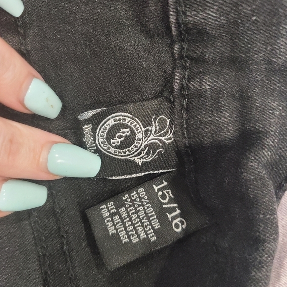 B.o.b. Ripped Capri Jean Shorts - XL - Picture 6 of 6